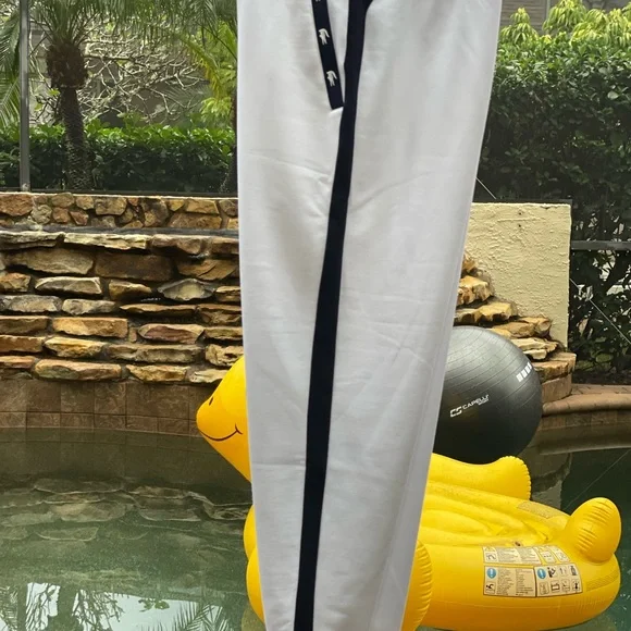 LACOSTE CONTRAST ACCENTS COTTON BLEND FLEECE TRACK PANTS (3XL) - Picture 4 of 6